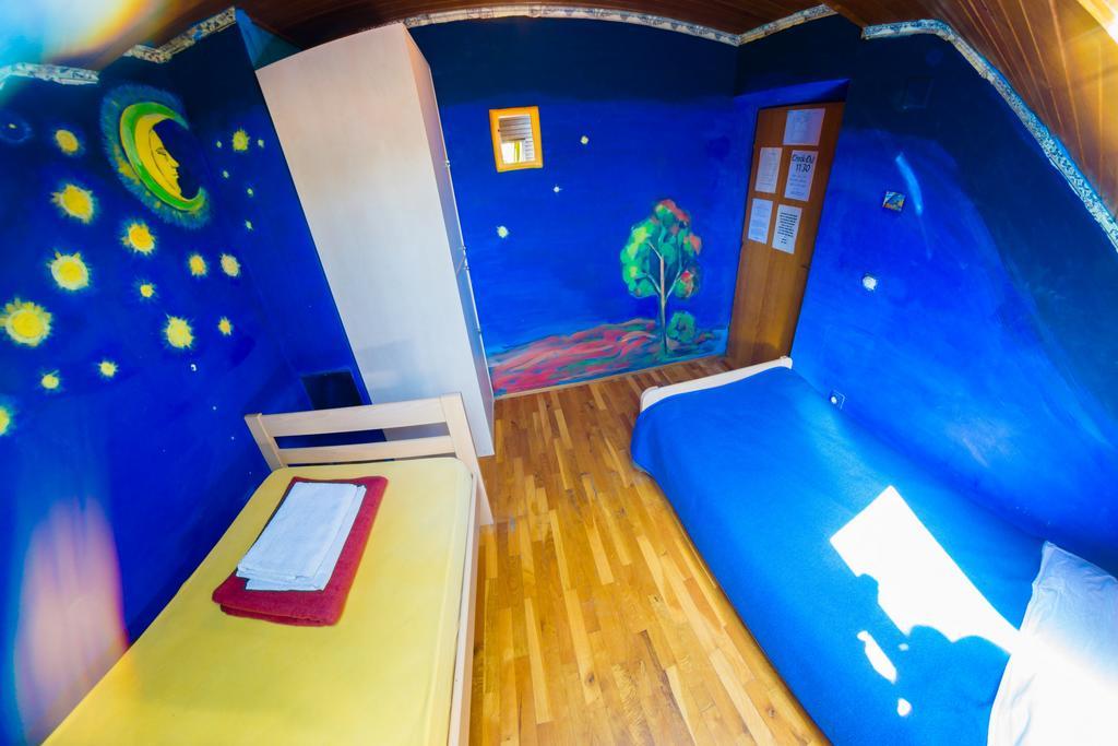 Hostel Mali Mrak Zagreb Ngoại thất bức ảnh