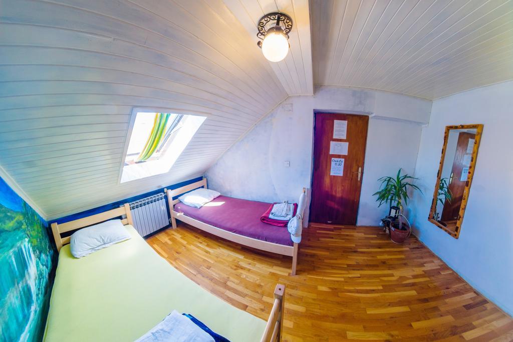 Hostel Mali Mrak Zagreb Ngoại thất bức ảnh