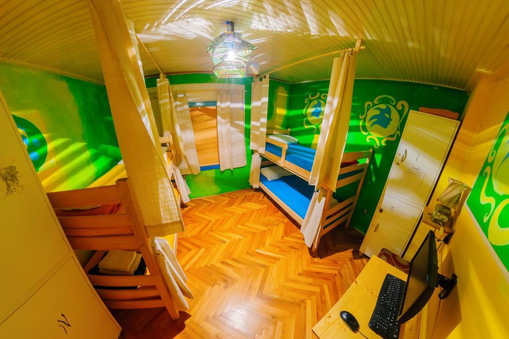 Hostel Mali Mrak Zagreb Ngoại thất bức ảnh