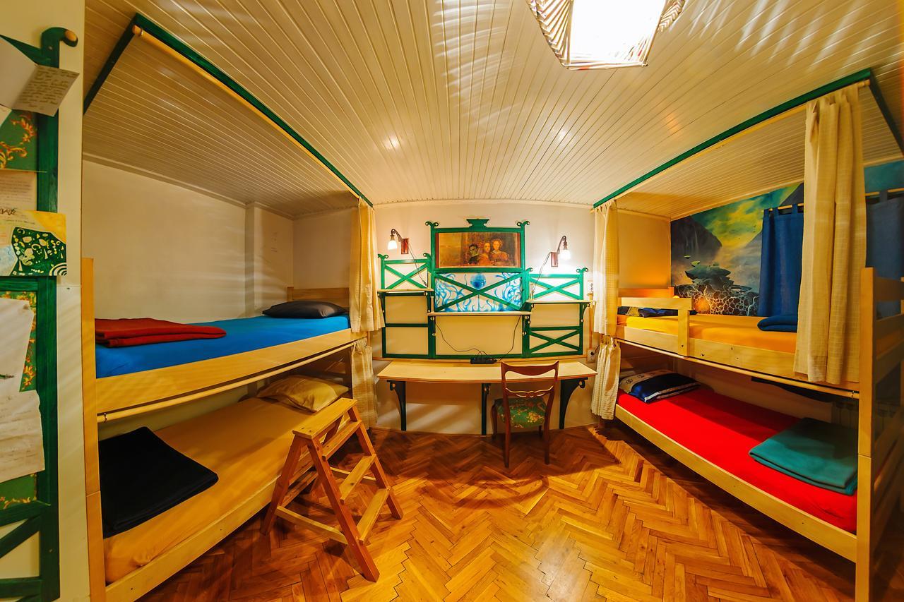 Hostel Mali Mrak Zagreb Ngoại thất bức ảnh